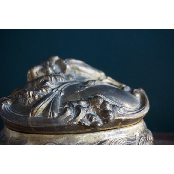 vtg 1920s gilded metal keepsake jewelry box - Picture 3 of 6